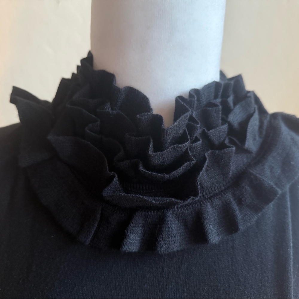 Ralph Lauren Elegant Black Ruffled Women's Top w/ sparkly back buttons - Picture 6 of 9